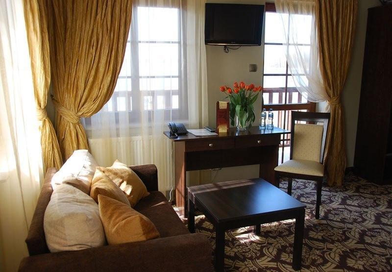 Hotel Sloneczny Brzeg Biskupiec  Rum bild