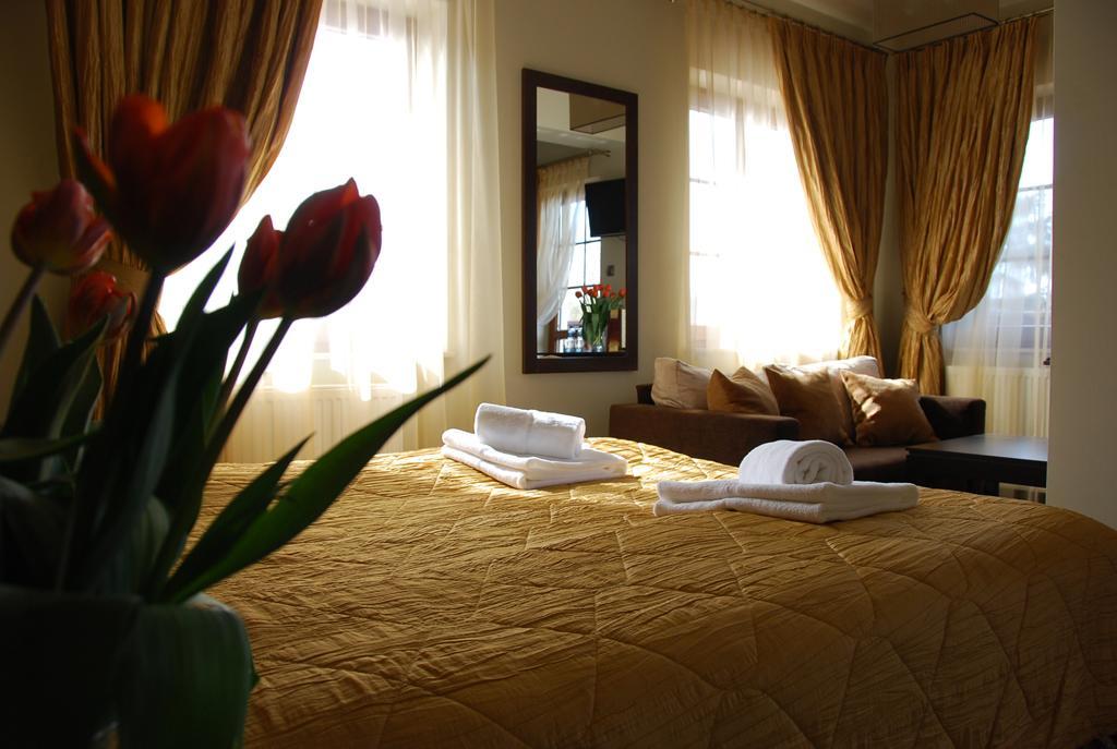 Hotel Sloneczny Brzeg Biskupiec  Exteriör bild